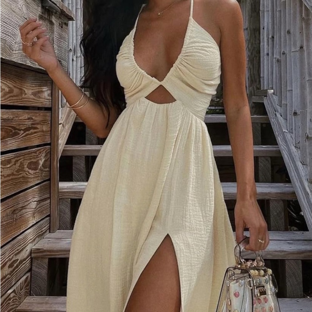 Elegant Cream Maxi Dress - Picture 2 of 3